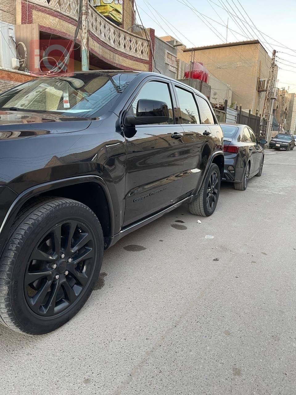 جیپ گراند شیرۆکی